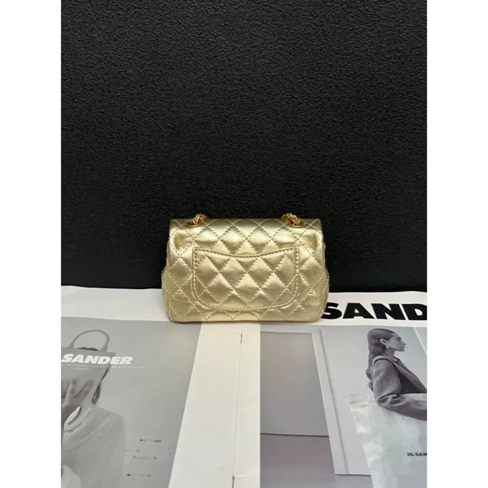 CHANEL brand color